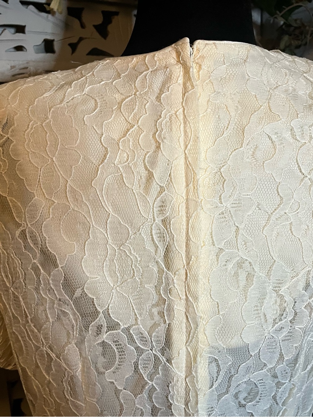 LESLIE FAY VINTAGE 80’s IVORY DETAILED FLORAL LACE & RIBBON EMBROIDERY MIDI DRES - Picture 7 of 12